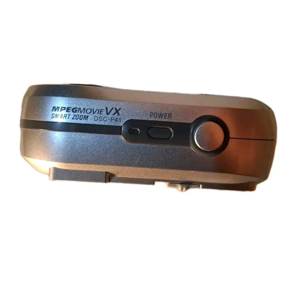 SONY CYBER-SHOT DSC-P41 4.1MP DIGITAL CAMERA W/lowpro Case And 3 Sony Mem Cards